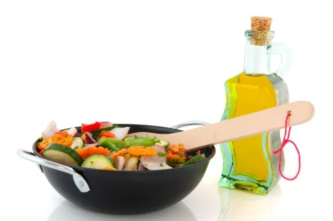 Groenten bakken in extra vierge olijfolie 'gezonder' dan koken