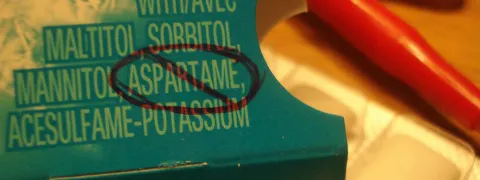 Aspartaam beschadigt de hersenen