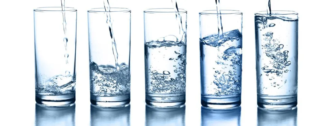 Meer water drinken zorgt voor minder eten
